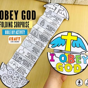 Puede incluir: Una manualidad de papel plegado con el texto "I OBEY GOD" e ilustraciones. La manualidad es una actividad de bricolaje bíblico con un elemento sorpresa plegable. El diseño incluye una cruz, alas y varios versículos bíblicos.