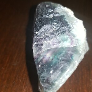 Pieza en bruto de fluorita arcoíris