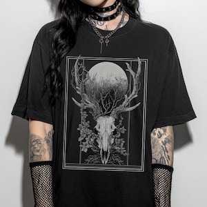 Camiseta gótica con estampado de calavera de ciervo, camiseta estilo bruja oscura estilo academia, ropa estilo cottagecore oscuro estilo forestcore, ropa gótica, regalo emo gótico para ella.