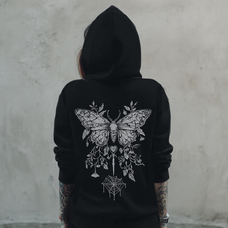 Schmetterling Y2K Pastel Goth Hoodie, Grafikdruck Witchy Kapuzenjacke, Fee Grunge dunkel Boho Hoodie, Emo Goth Kleidung, Goth Geschenk für Sie Bild 2