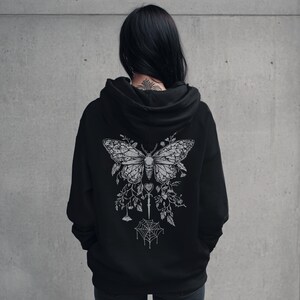 Schmetterling Y2K Pastel Goth Hoodie, Grafikdruck Witchy Kapuzenjacke, Fee Grunge dunkel Boho Hoodie, Emo Goth Kleidung, Goth Geschenk für Sie Bild 5