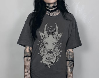Camiseta gráfica Occult Cat Comfort Colors, camiseta gótica de bruja, ropa grunge alternativa, top emo, ropa gótica