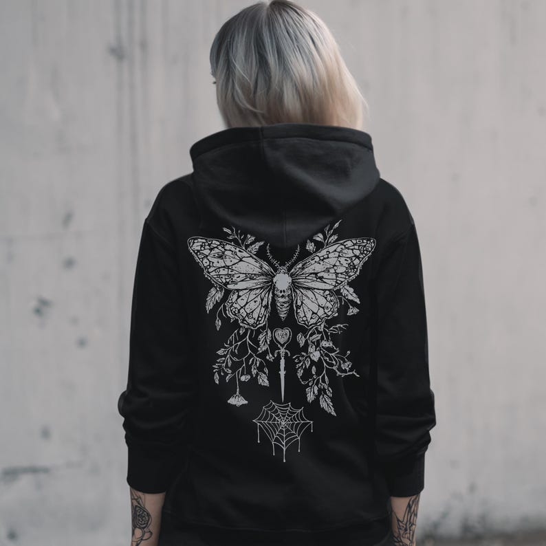 Schmetterling Y2K Pastel Goth Hoodie, Grafikdruck Witchy Kapuzenjacke, Fee Grunge dunkel Boho Hoodie, Emo Goth Kleidung, Goth Geschenk für Sie Bild 3