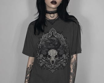 Raven pastel Goth grafisch T-shirt, jaren 90 Y2K grunge shirt, gotische kleding, Witchy Whimsigoth kleding, Alt Emo Top, Goth cadeau voor haar
