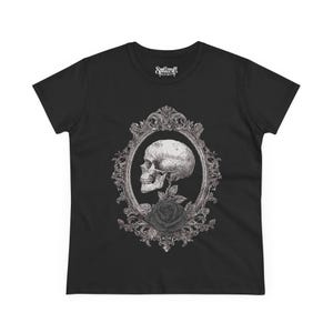 T-shirt ajusté gothique pastel victorien de l'an 2000, chemise graphique gothique sombre Academia, vêtements fantaisie, haut emo grunge, cadeau gothique pour elle image 5