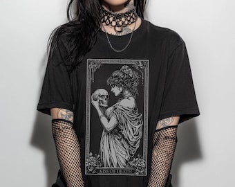 Kiss Of Death tarotkaart gotisch T-shirt, Witchy grafisch shirt, alternatieve grillige kleding, punk grunge alt emo shirt, gothic cadeau voor haar