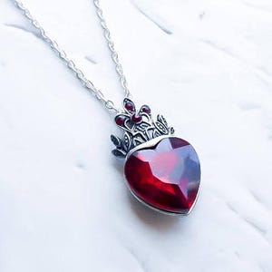 ルビーレッドハートネックレス｜クリムゾンクイーンペンダント｜ダークファンタジー悪役時代のギフト