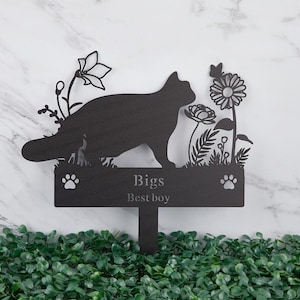 Può includere: Paletto da giardino in metallo nero con silhouette di gatto, fiori e piante. Il paletto recita "Bigs Best boy" con impronte di zampe. Ideale per un memoriale per animali domestici o decorazioni per il giardino.