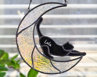 Custom Cat Memorial Suncatcher – Personalized Clear Glass Moon Pet Loss Gift, Stained Glass Cat Ornament, Handmade Window Decor