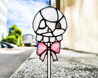 Stained Glass Skull Lollipop Suncatcher – Halloween Skeleton Decoration with Pink Bow – Spooky Gothic Gift for Her or Home Decor