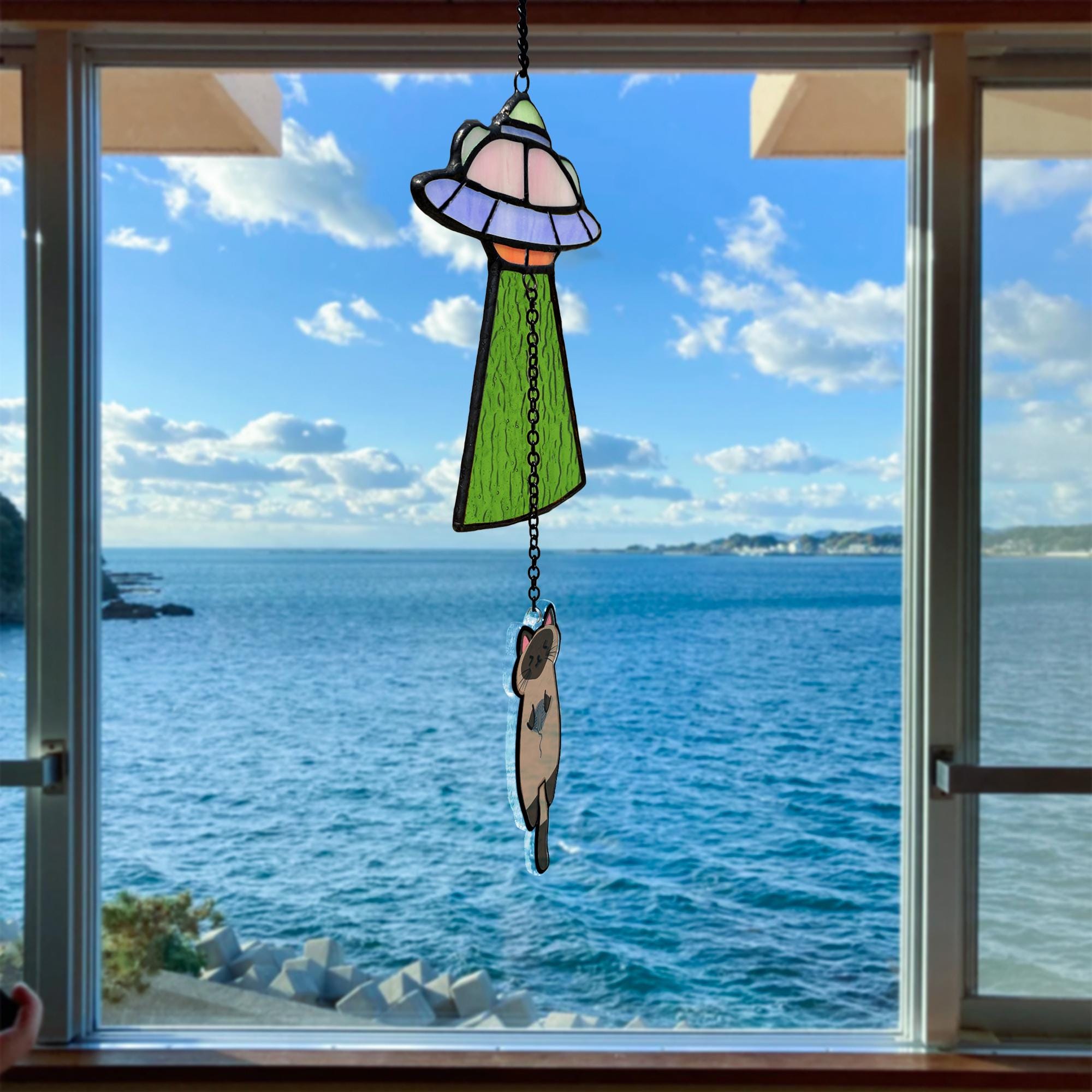 Katzen-Alien-Sonnenfänger Aus Buntglas, 29 Cm – UFO Mit Entführter Katze, Fensterdekoration, Geschenk Für Weltraum-Fans