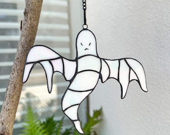 Spooky Ghost Stained Glass Halloween Decoration – Cute White Ghost Suncatcher – Handmade Window Hanging Gift for Haunted Home Decor