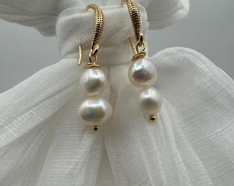 Pendientes colgantes de perla hipoalergénicos para damas de honor.