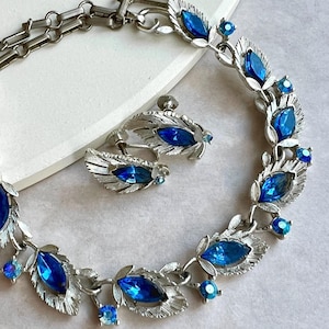 LISNER Vintage Blue Aurora Borealis Rhinestone Flower Leaf Metalwork Necklace And Clip-on Earrings Set, 50s Era, Signed, Amazing!