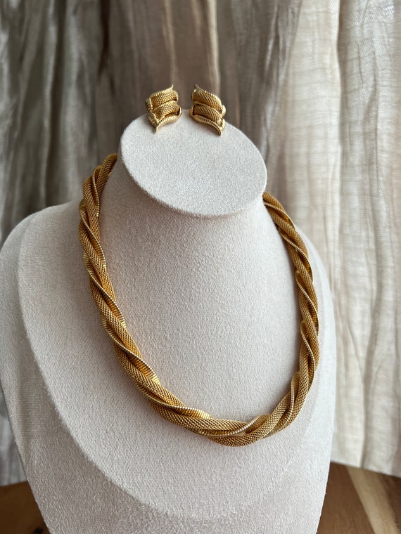 GOLDETTE Excuisite Vintage Twisted Chain Gold Ton… - image 2