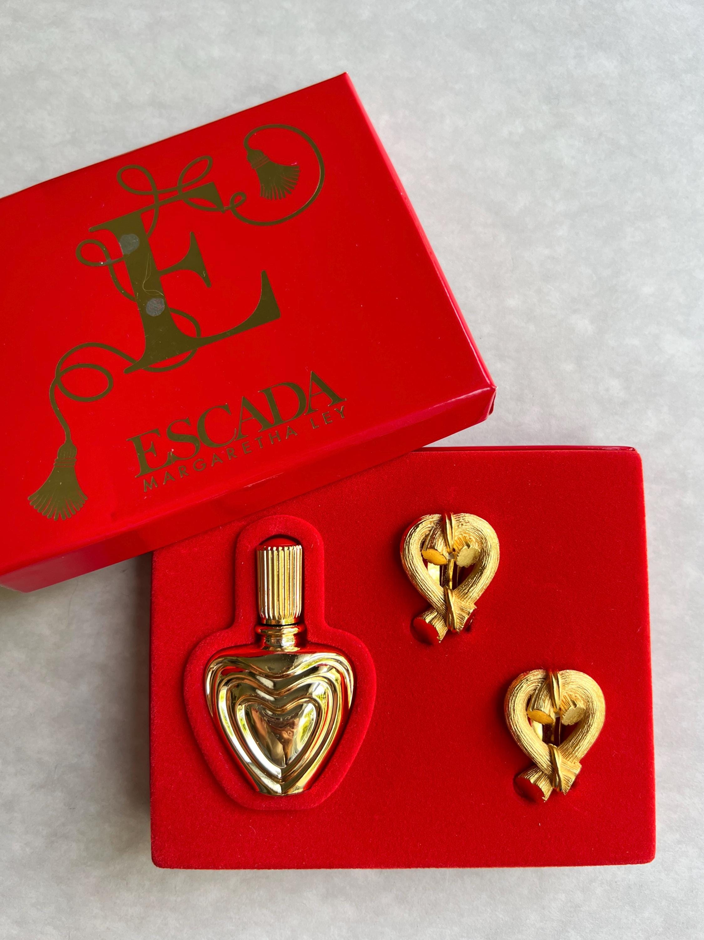 Pin's Coeur Escada By Margaretha Ley - Métal Doré - Bon état Occasion