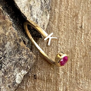 Anillo inicial de piedra de nacimiento personalizado de oro real de 14K, anillo de letras de oro real de 14K con piedra preciosa para mujeres, joyería personalizada, regalo para ella