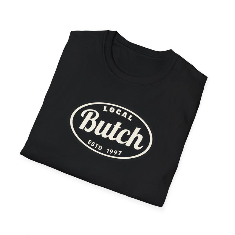 Butch Gay Pride lesbisch Butch Dyke Butch Femme LGBTQ cadeau grappig homo cadeau aangepast gepersonaliseerd lesbisch koppel aandenken zacht T-shirt uniseks afbeelding 1