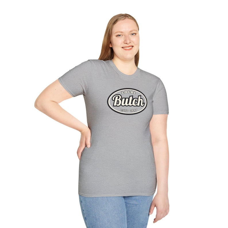 Butch Gay Pride lesbisch Butch Dyke Butch Femme LGBTQ cadeau grappig homo cadeau aangepast gepersonaliseerd lesbisch koppel aandenken zacht T-shirt uniseks afbeelding 17