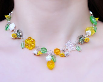 Conjunto de Collar y Pendientes Lemon Garden / Verde Claro con hojas, flores, caracoles, mariposas