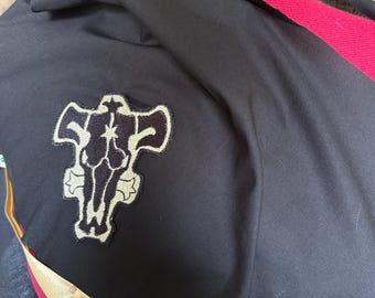 toppa ricamata a forma di toro anime