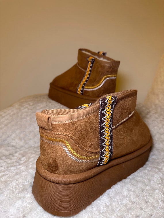 (N6) Zara style‎ UGG platform buckle boots, size 40/9 US ZARA Platform Embroidered Mini Ankle Faux Fur Boots  main image 4