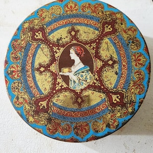 Vintage Round Hostess Fruit Cake Tin