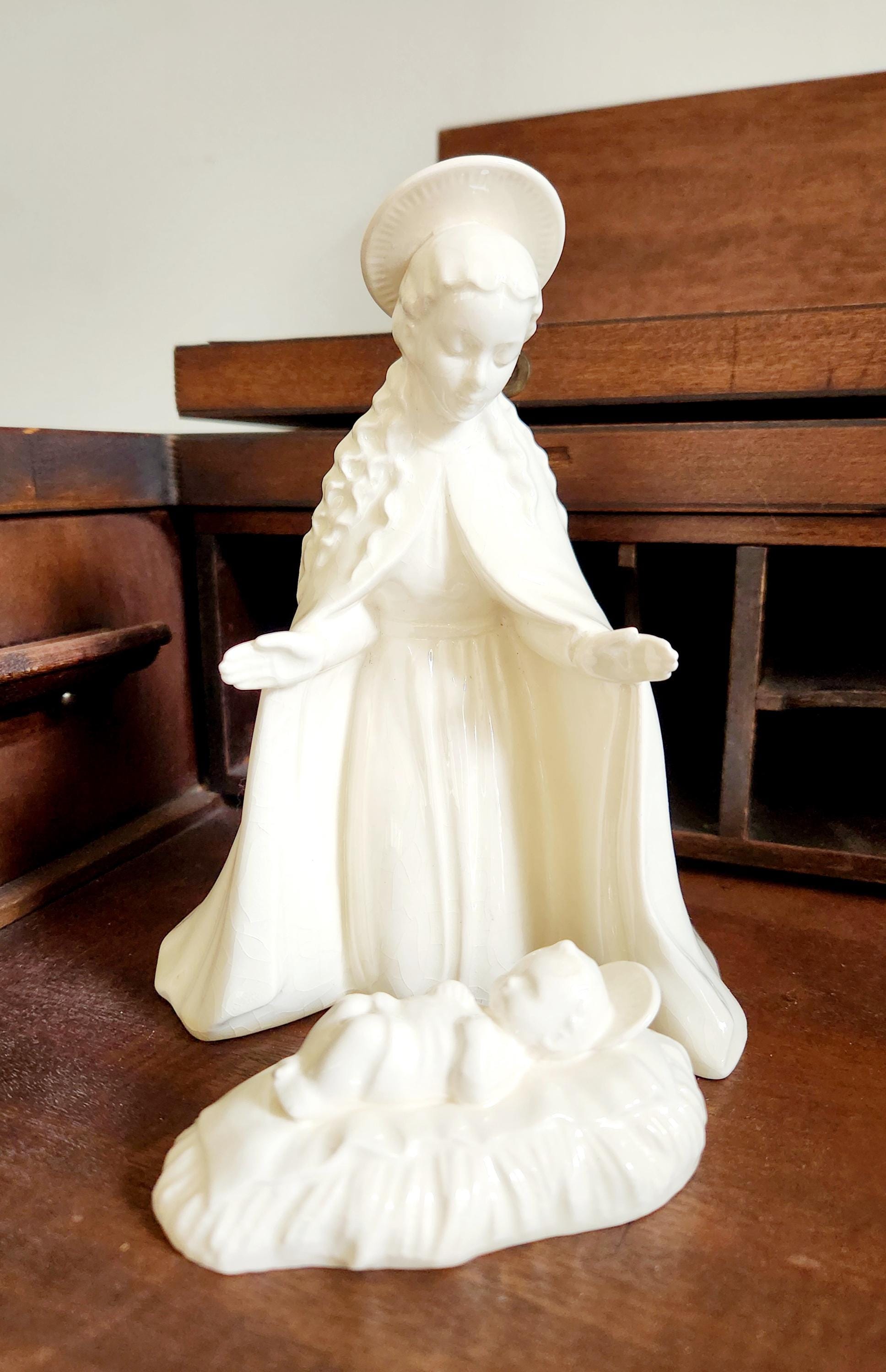 聖母マリアの降誕　＃214　★フンメル　ドイツゲーベル　ヴィンテージ　白磁 Hummel Virgin Mary - Etsy