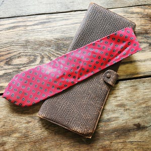 Vintage bruine leren stropdashouder voor op reis