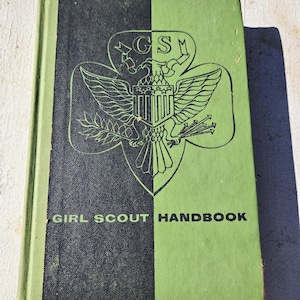 1954 Girl Scout Handbook – Programme intermédiaire Souvenirs du scoutisme du milieu du siècle