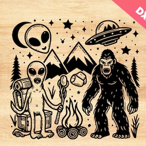 Bigfoot y extraterrestre camping Svg, Sasquatch SVG, Bigfoot Svg, Funny Camping Svg,Alien Svg,UFO svg,Montañas,estrella lunar,Regalos personalizados,Cricut