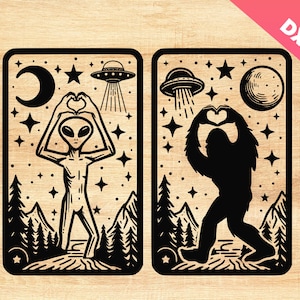 Bigfoot y alienígena Tarot Card svg,Sasquatch SVG,Bigfoot Svg,Funny Camping Svg,Alien Svg,UFO svg,Montañas,estrella lunar,Regalos personalizados,Cricut