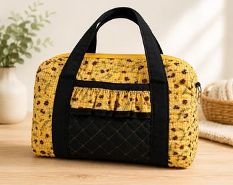 Bee Blossom Duffel | Handgjord quiltad weekendväska | Reseväska med bimönster | Övernattningsväska | Cottagecore-present