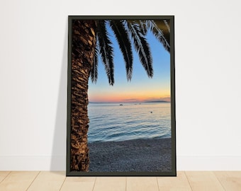 Poster "Sonnenuntergang an der Makarska Riviera" mit Metallrahmen. Kunstfotografie Strand und Palmen| Reiseposter Kroatien | Sonnenuntergang