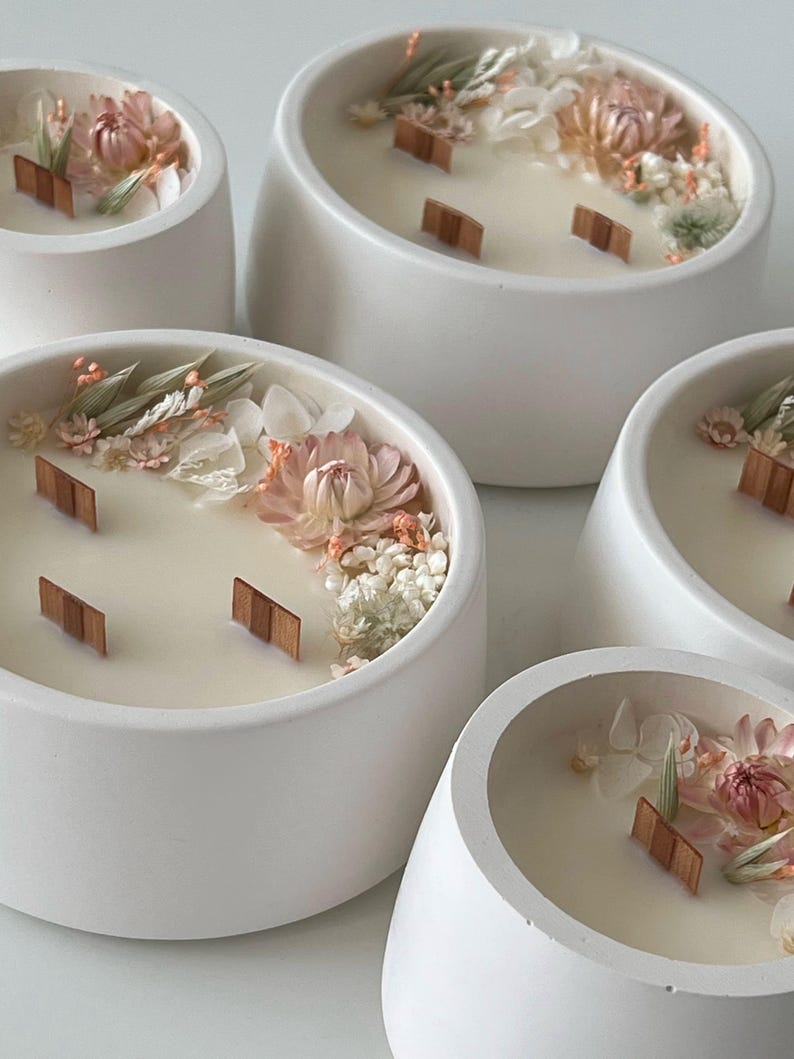 Handmade Scented Soy Candle with Dried Flowers: Ceramic Jar, Wooden Wick image 8