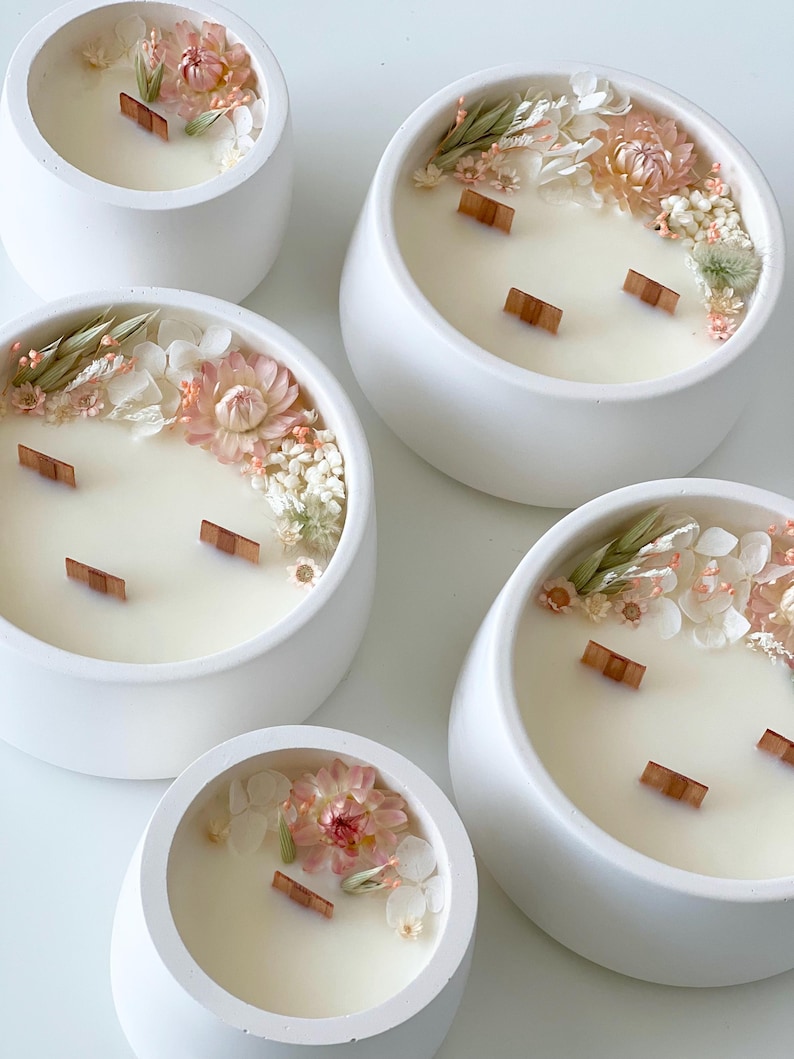 Handmade Scented Soy Candle with Dried Flowers: Ceramic Jar, Wooden Wick image 7