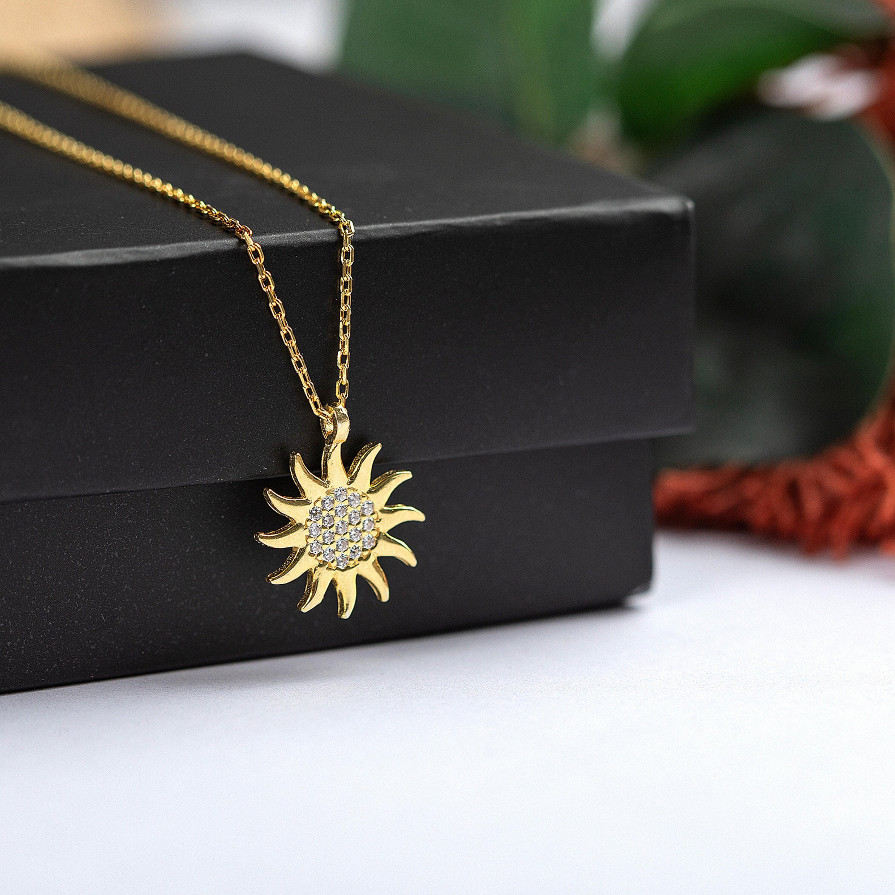 Dainty sun necklace best sale
