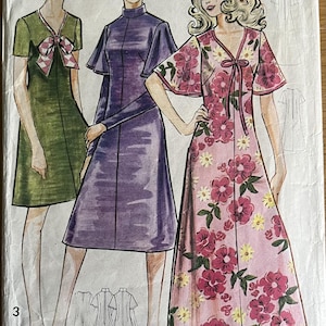 1970s Sewing Pattern: Dress in Three Versions - Bust 34" (86.3cm) - Maudella 5740