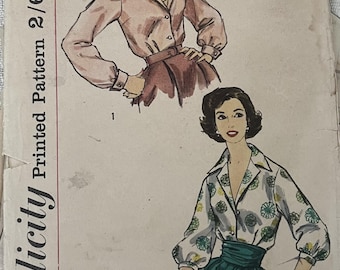 Cartamodello: Camicetta da donna - Circonferenza seno 86 cm (34") - Simplicity 2347