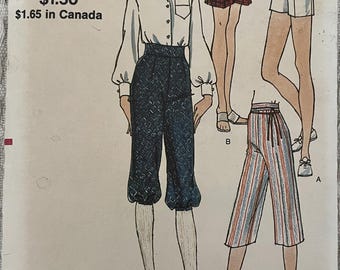 Cartamodello anni '70: pantaloni gaucho, mutande e pantaloncini da donna - Vita 74 cm - Vogue 8058