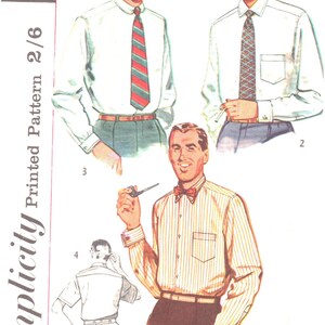 Può includere: Un cartamodello vintage per una camicia da uomo. Il cartamodello è per una camicia a maniche lunghe con colletto abbottonato e una tasca sul lato sinistro. Il cartamodello è di Simplicity ed è di taglia 15 1/2. Il numero del cartamodello è S.115.
