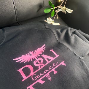 Chaqueta de enfermera, sudadera con monograma, parche con nombre personalizado, sudadera de UCIN, chaqueta de enfermera personalizada, chaqueta de enfermera registrada, departamento de emergencias, enfermeras RN