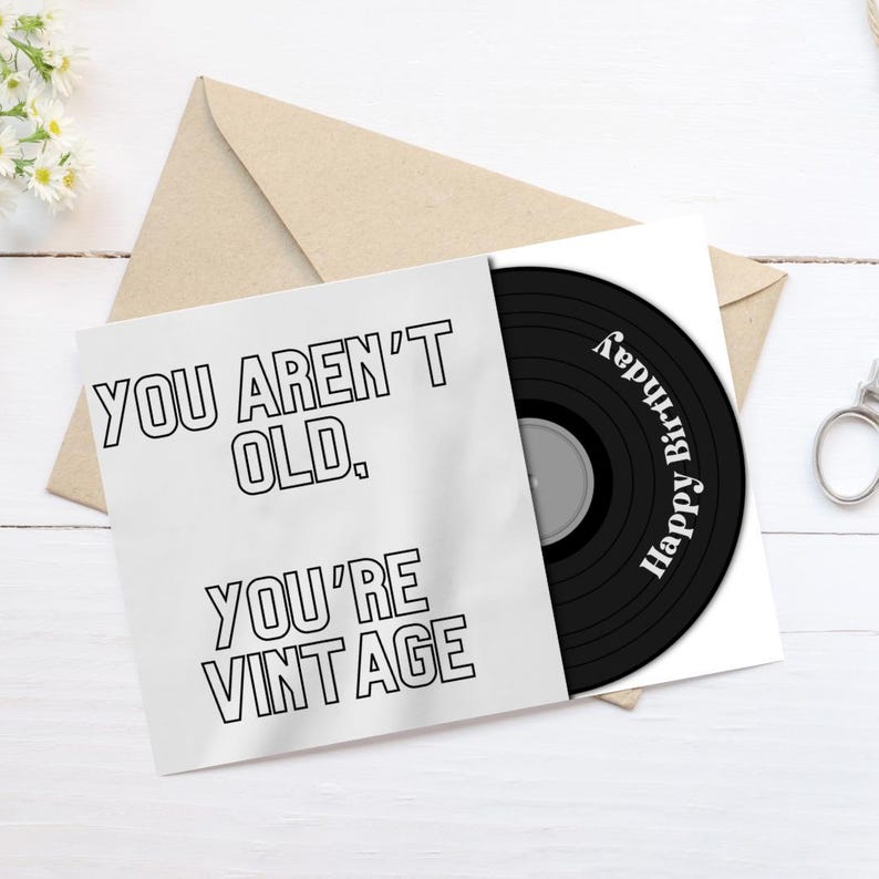 Celebra Lo Vintage no Eres Viejo Eres Vintage tarjeta De celebra-lo-vintage-no-eres-viejo-eres-vintage-tarjeta-de