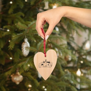Formula 1 Car Wooden Christmas Ornament: Motorsport Decor