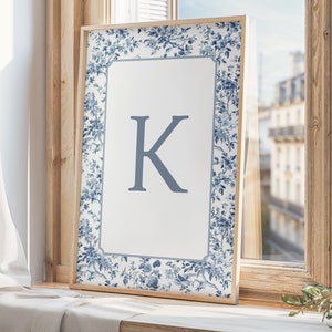 Impressão de letra chinoiserie personalizada, arte de parede para berçário de avó e menina, arte de parede chinoiserie, impressão inicial floral personalizada