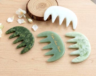 Peine de jade natural para masaje capilar, peine Gua Sha, masajeador de cabeza de cristal, herramienta de autocuidado para aliviar el estrés, regalo único para ella.