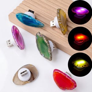 Luminária Noturna USB em Formato de Fatia de Ágata Natural, Cristal Colorido, Ambiente Exclusivo, Ornamento Minimalista para Mesa, Decoração Estética para Quarto, Presente Exclusivo em Quartzo