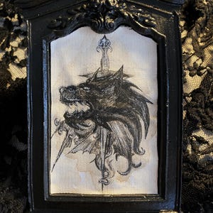 Bandiera gotica di Jon Snow, dipinto GoT, Game of Thrones, dipinto a inchiostro originale disegnato a mano e cornice in ceramica impolverata, decorazione gotica per la casa
