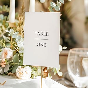 Tarjetas modernas para números de mesa / Señalización para eventos / Diseño minimalista y moderno en blanco y negro / Hecho a mano / Bodas, bautizos, fiestas, decoración