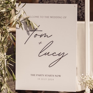 Letrero personalizado de bienvenida a nuestra ceremonia de boda o recepción / Letrero minimalista para bodas modernas y elegantes / Decoración de fiesta personalizada